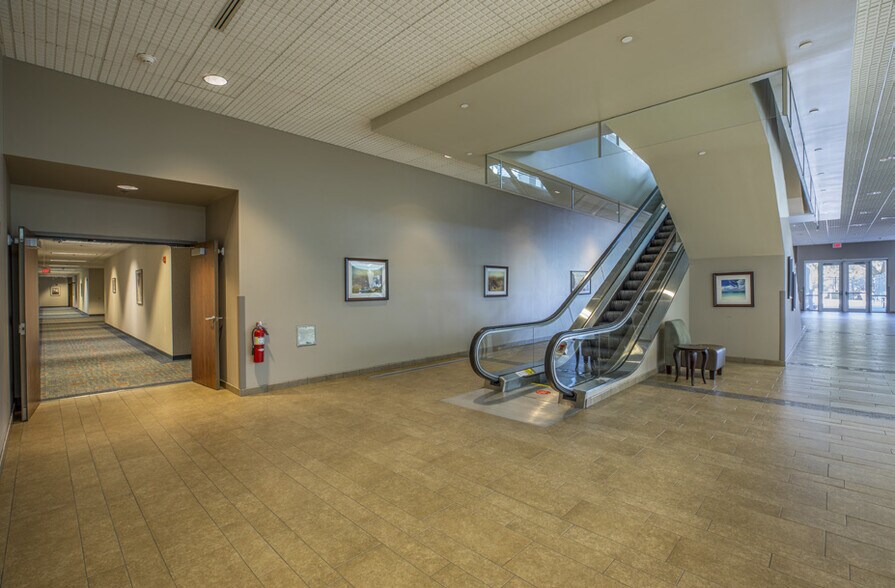 More Photos Of 7401 Cypress Gardens Blvd, Winter Haven Office For Lease