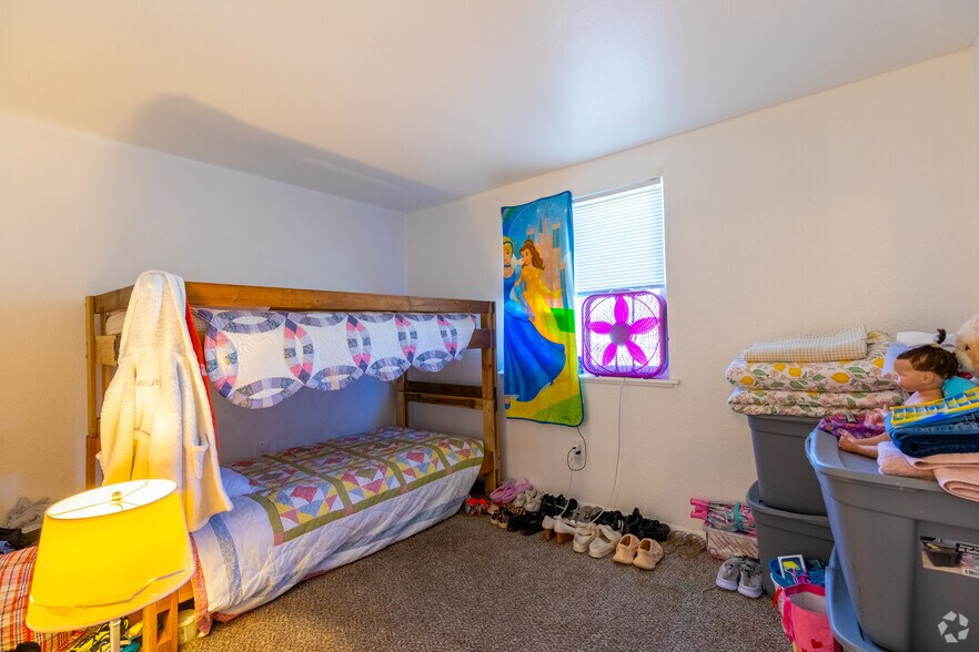 More Photos Of 6028 Vanderbilt Dr, Mount Morris Apartments For Sale