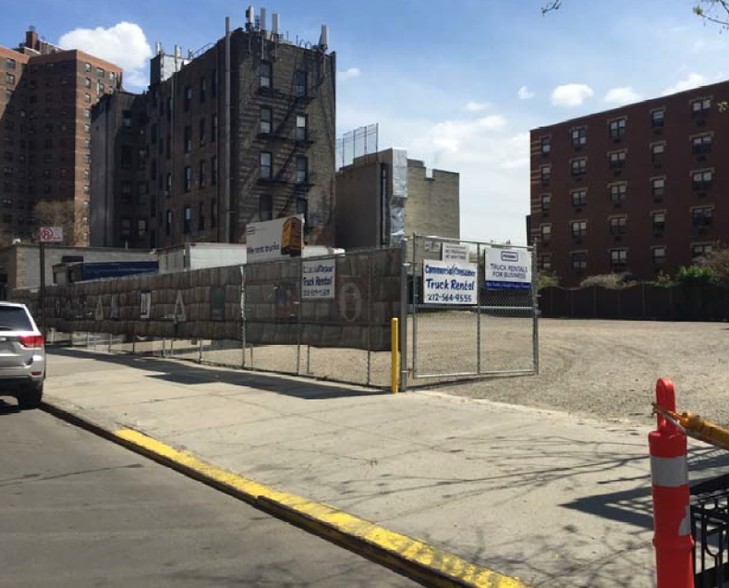 Primary Photo Of 228-246 E 122nd St, New York Parking Lot For Lease