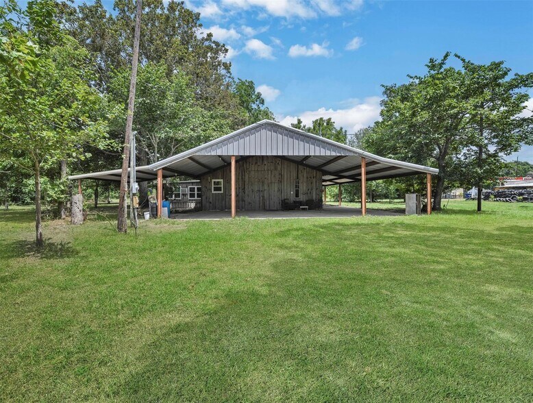 More Photos Of 11304 Fostoria Rd, Cleveland Land For Sale