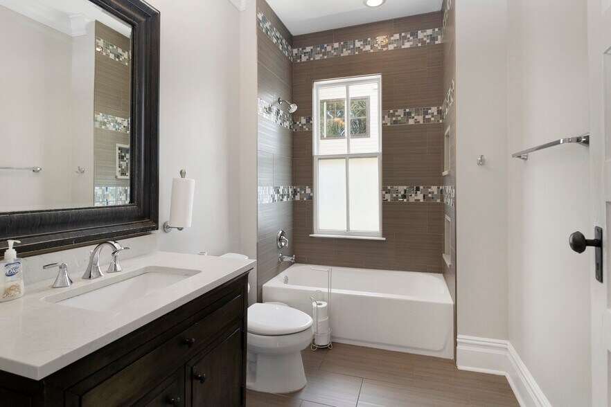 More Photos Of 326 S Hyde Park Ave, Tampa Office Residential For Sale