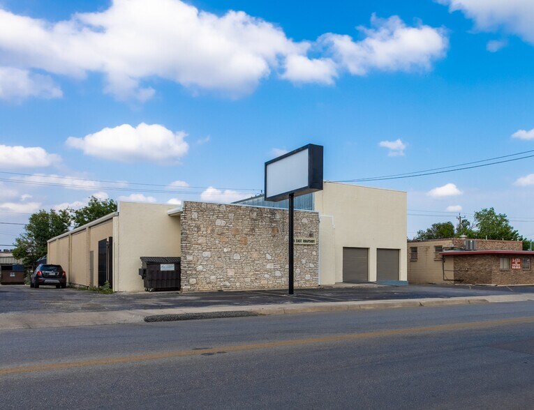 More Photos Of 119 E Rhapsody Dr, San Antonio Research And Development For Sale