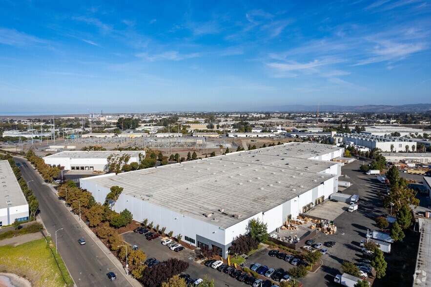 More Photos Of 3525 Arden Rd, Hayward Distribution For Lease