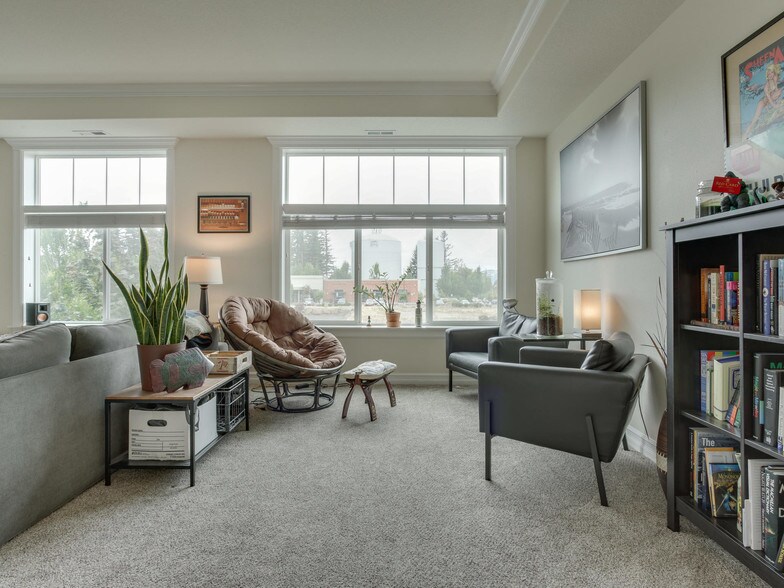 More Photos Of 1647 NE Market Dr, Fairview Apartments For Sale