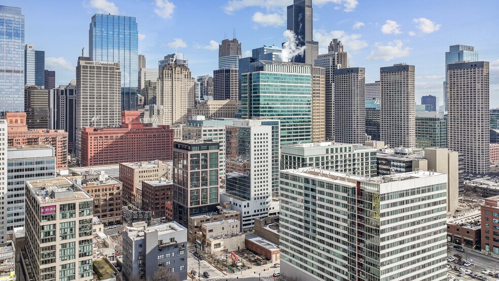 More Photos Of 619 W Randolph St, Chicago Restaurant For Sale