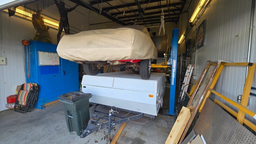 More Photos Of 3656 Stagecoach Rd, Longmont Warehouse For Sale