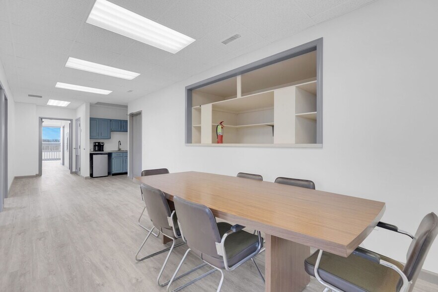 More Photos Of 75 Commerce Cir, Durham Service For Lease