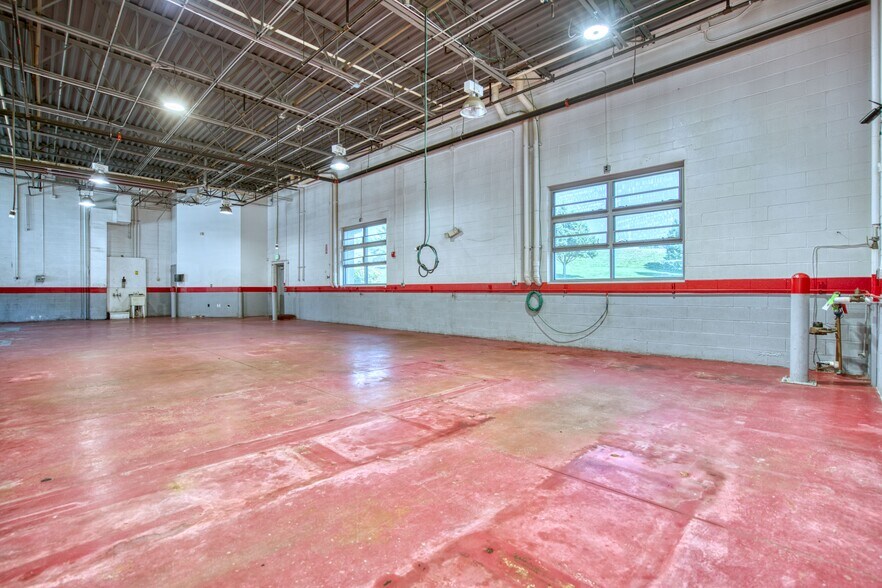 More Photos Of 165 S McCaslin Blvd, Louisville Auto Repair For Lease