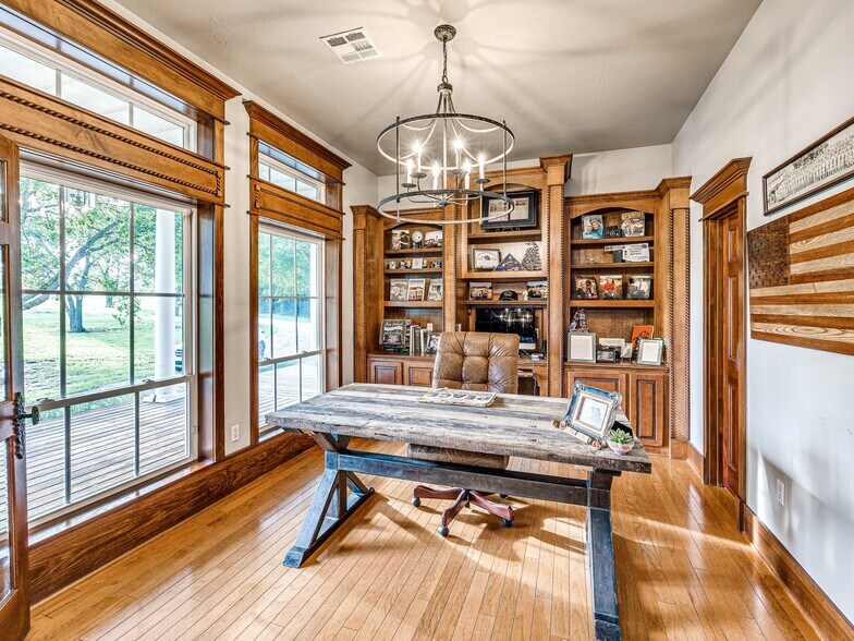 More Photos Of 18509 Brangus Rd, Shawnee Specialty For Sale