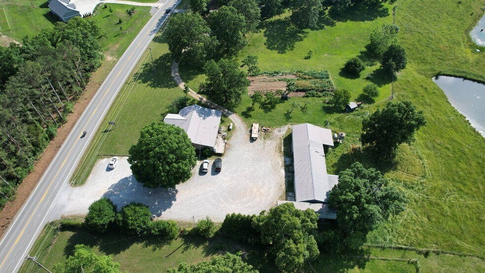 More Photos Of 3555 Summertown Hwy, Summertown General Retail For Sale
