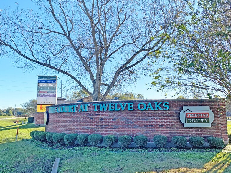 More Photos Of 611 Absinthe Ct, Shreveport Freestanding For Lease