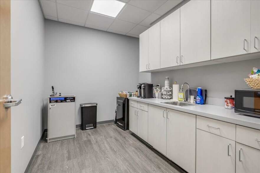 More Photos Of 215 S Monroe St, Tallahassee Office For Lease