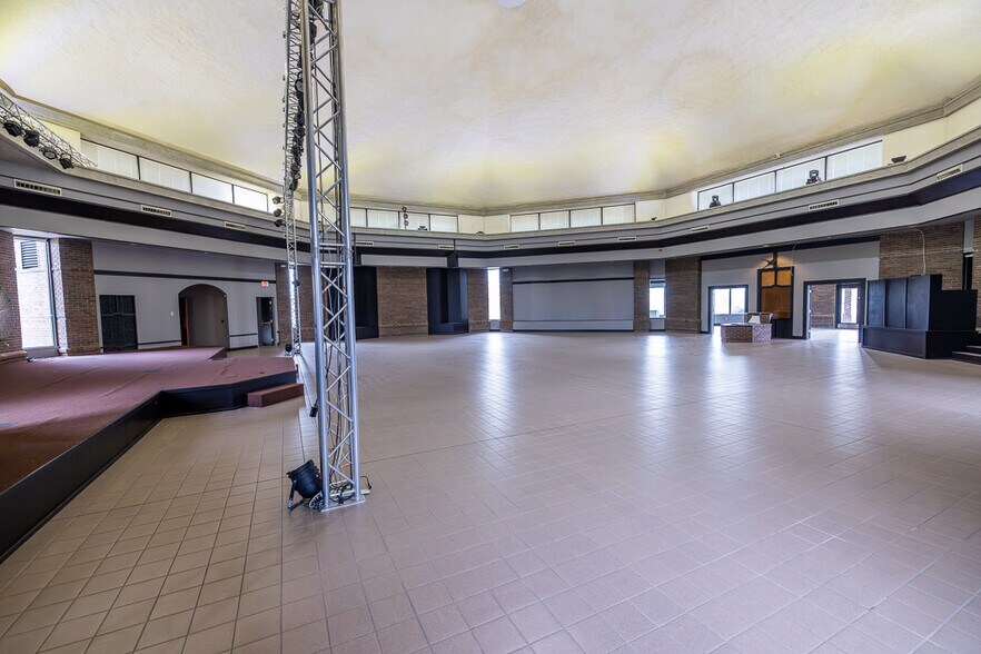 More Photos Of 800 SW 150 Hwy, Lee's Summit Office For Sale