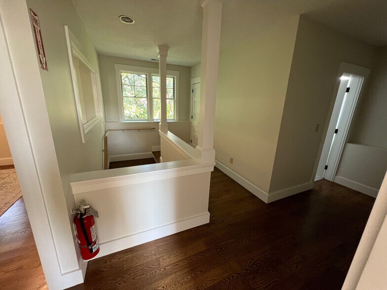 More Photos Of 134 Rt-6a, Sandwich Office For Lease