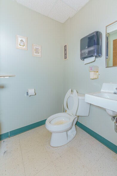More Photos Of 961-963 State Route 146, Clifton Park Medical For Lease