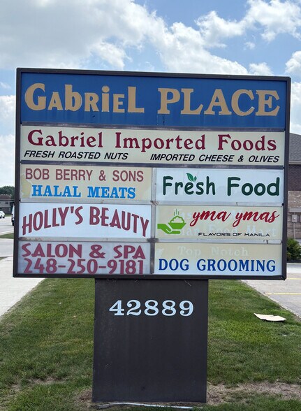 More Photos Of 42897-42915 Dequindre Rd, Troy Storefront For Lease