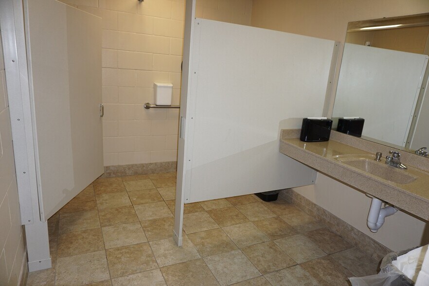 More Photos Of 520 S Pierce Ave, Mason City Medical For Sale