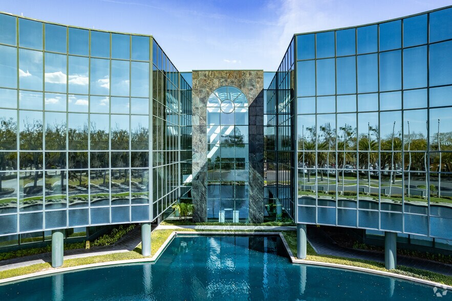 More Photos Of 1060 Maitland Center Commons, Maitland Office For Lease