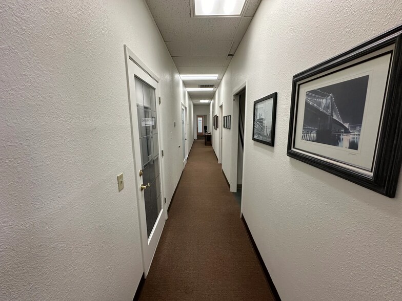 More Photos Of 2800 NW 36th St, Oklahoma City Office For Lease