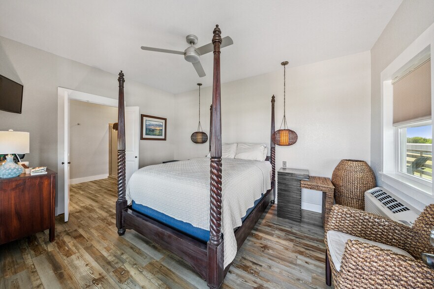 More Photos Of 22996 Highway 60, Matagorda Hotel For Sale