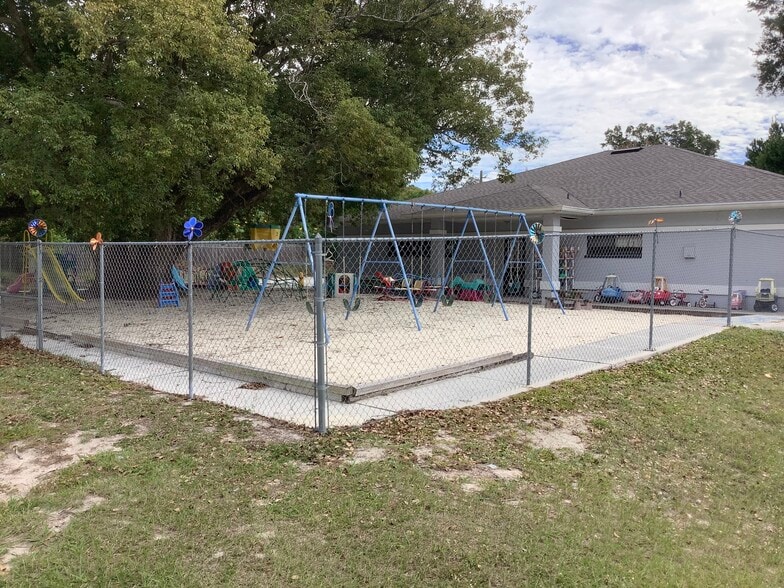 More Photos Of 5814 8th St, Zephyrhills Specialty For Sale