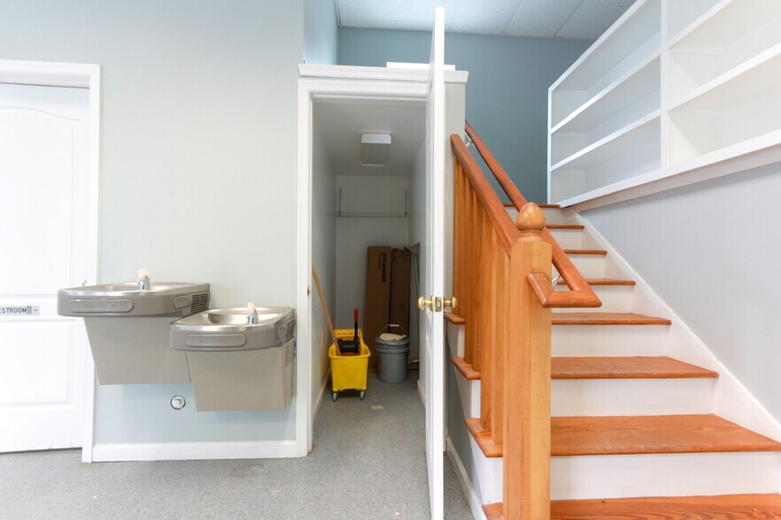 More Photos Of 36 Walnut St, Thurmont Warehouse For Lease