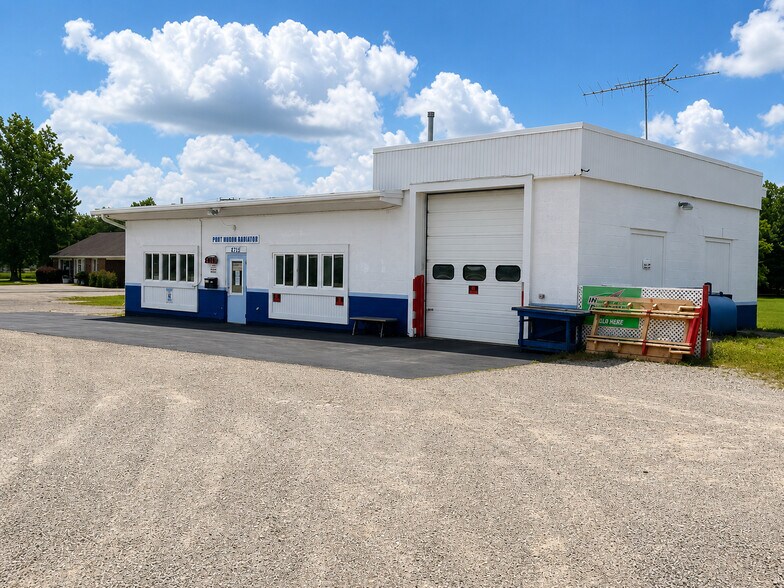 Primary Photo Of 4725 Lapeer Rd, Kimball General Retail For Sale