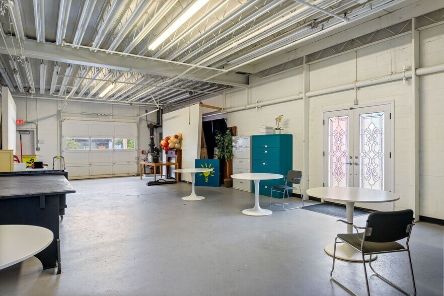 More Photos Of 1320 E Washington St, Louisville Light Manufacturing For Sale