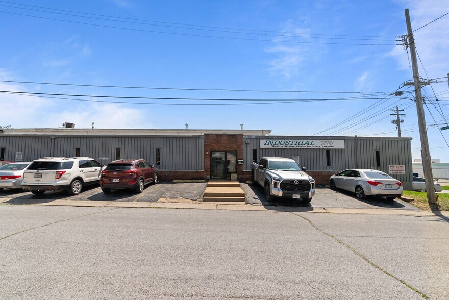 More Photos Of 8122 Reilly Ave, Saint Louis Manufacturing For Sale