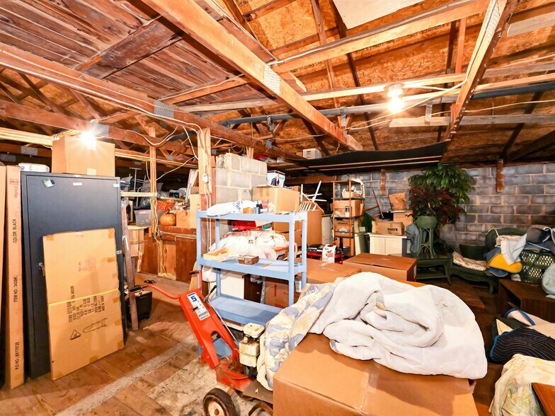 More Photos Of 1105 W Main St, Mount Joy General Retail For Sale