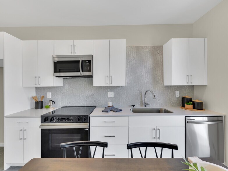 More Photos Of 1602 N Central St, Knoxville Apartments For Sale