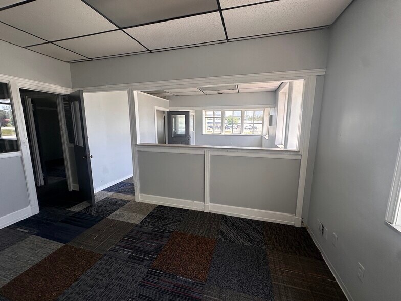 More Photos Of 2655 Buchanan Ave SW, Grand Rapids Truck Terminal For Lease