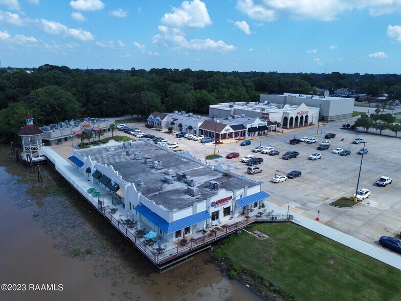 More Photos Of 1000 Parkview Dr, New Iberia General Retail For Lease