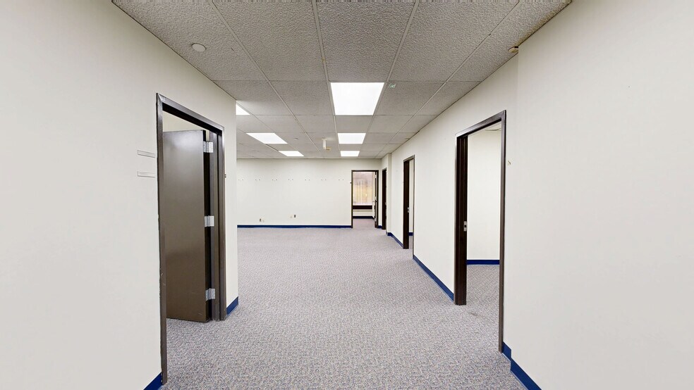 More Photos Of 53 Frontage Rd, Hampton Office For Sale