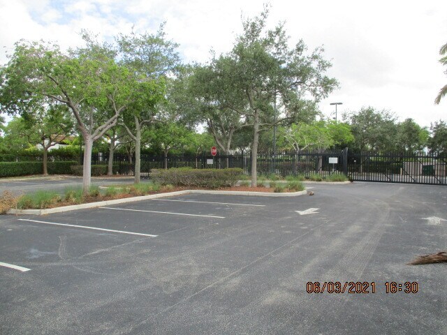 More Photos Of 3710 W Commercial Blvd, Tamarac Light Distribution For Sale