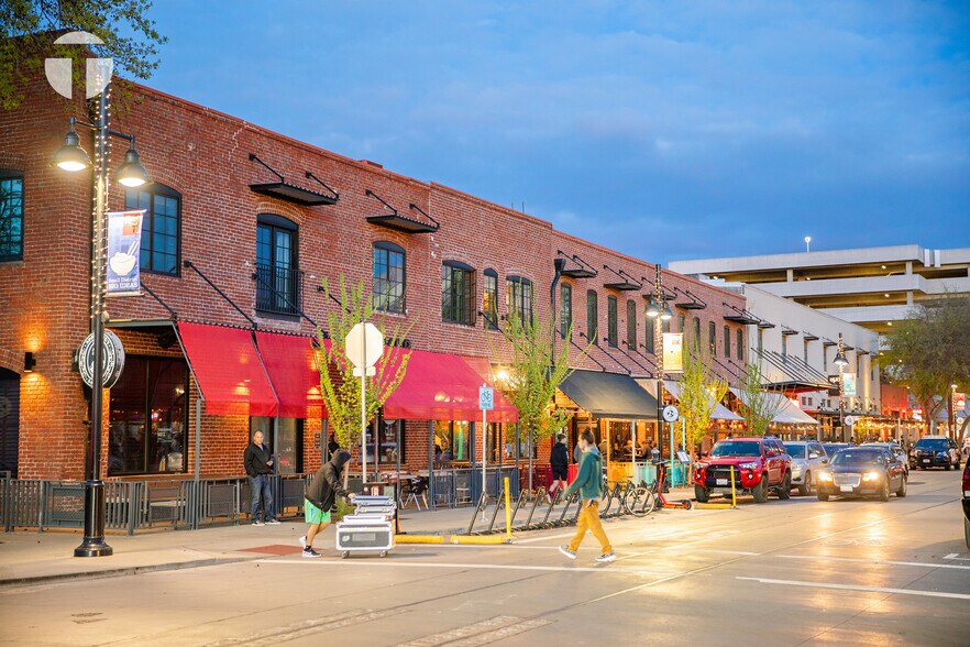 Primary Photo Of 1409 R St, Sacramento Storefront Retail Residential For Sale