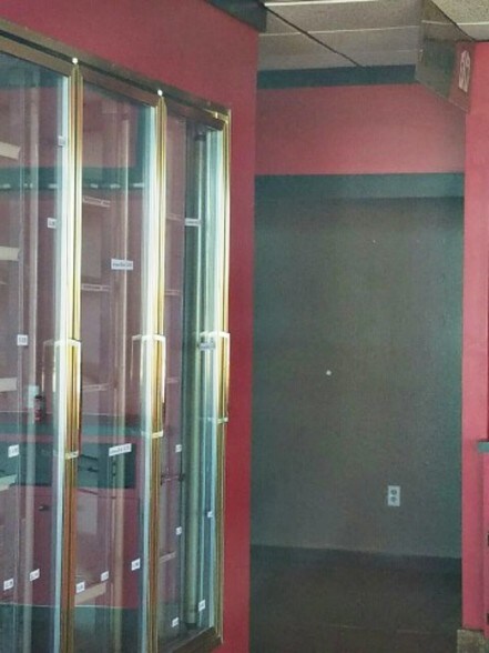 More Photos Of 1501 Memorial Dr, Marietta General Retail For Sale