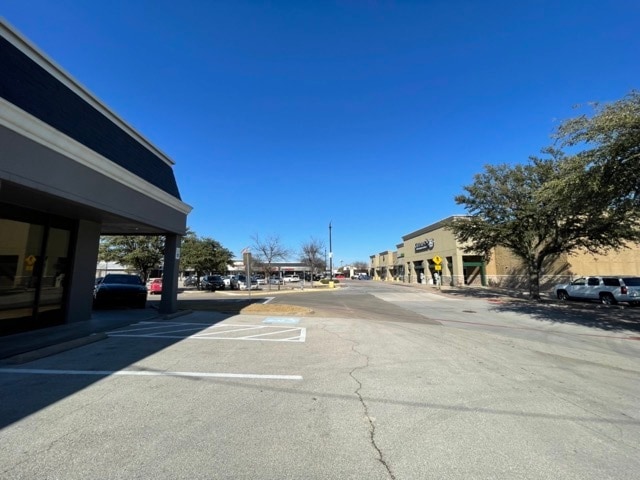 More Photos Of 400 N Coit Rd, Richardson General Retail For Lease