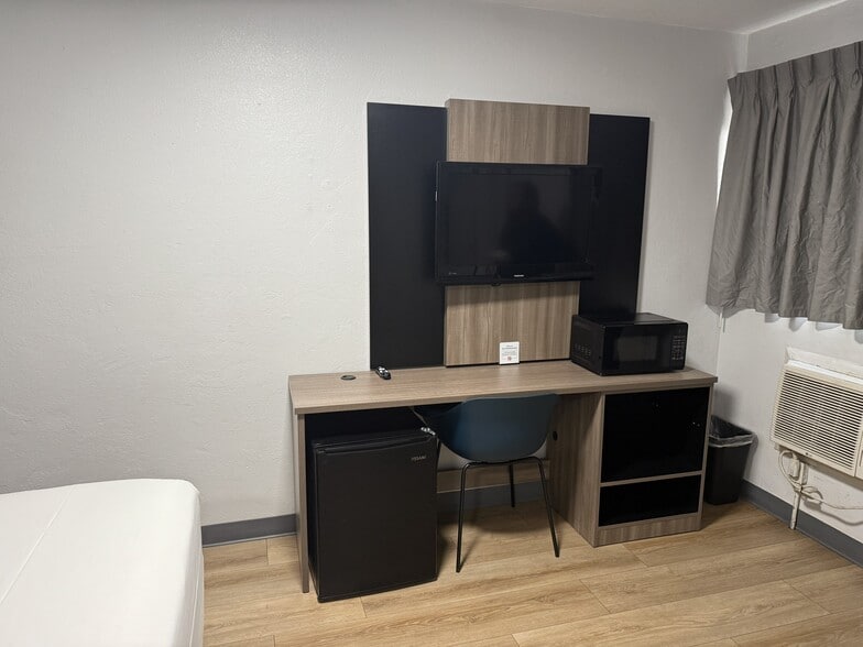 More Photos Of 2009 Fremont St, Las Vegas Hotel For Sale