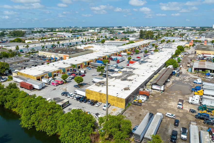 More Photos Of 4751-4797 NW 72nd Ave, Miami Warehouse For Lease