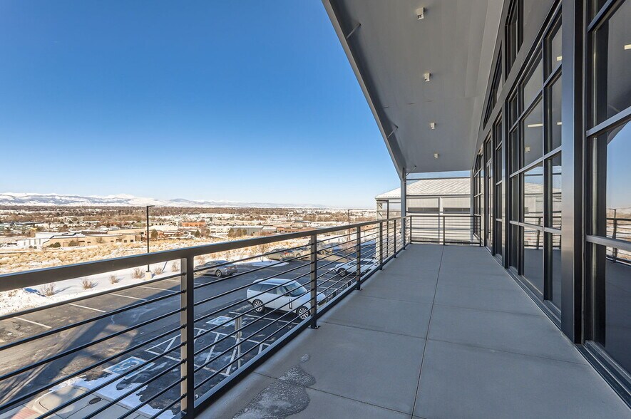 More Photos Of 1495 Overlook Dr, Lafayette Light Manufacturing For Lease