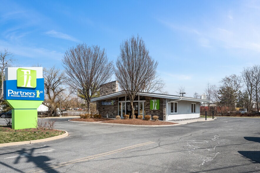 More Photos Of 3143 Valley Pike, Winchester Bank For Sale