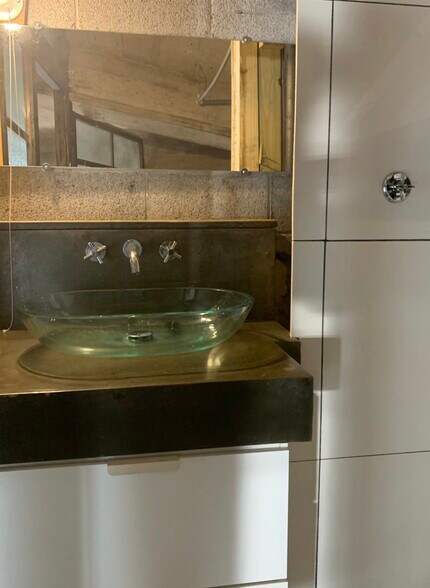 More Photos Of 555 Whitehall St SW, Atlanta Distribution For Lease