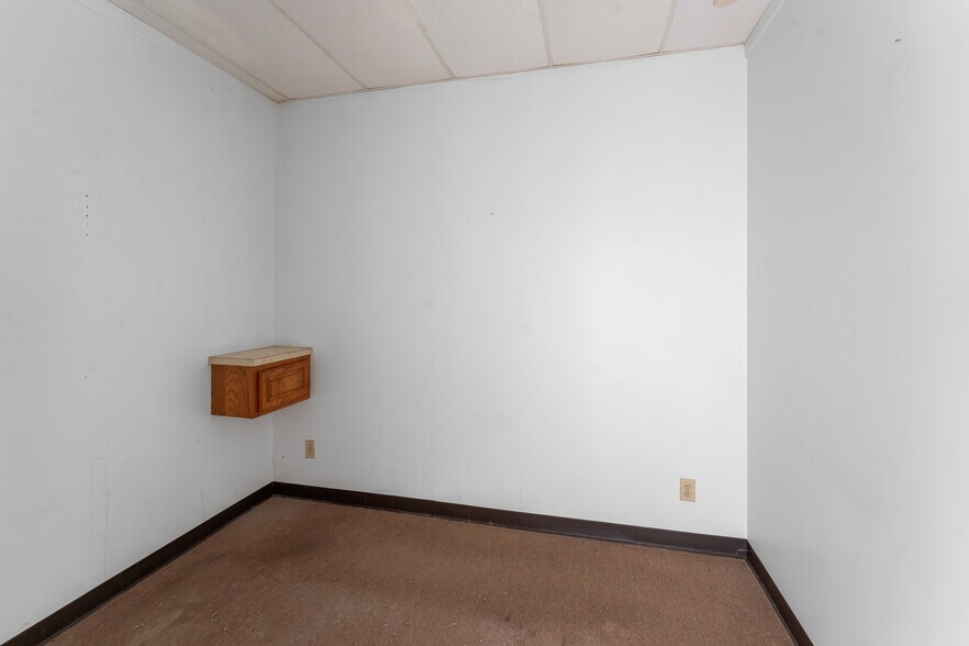 More Photos Of 1962 O'Neal Ln, Baton Rouge Freestanding For Sale