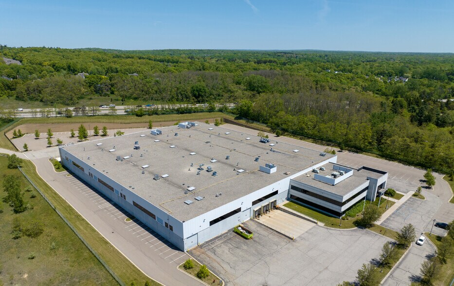 More Photos Of 5600 Bow Pointe Dr, Clarkston Warehouse For Sale