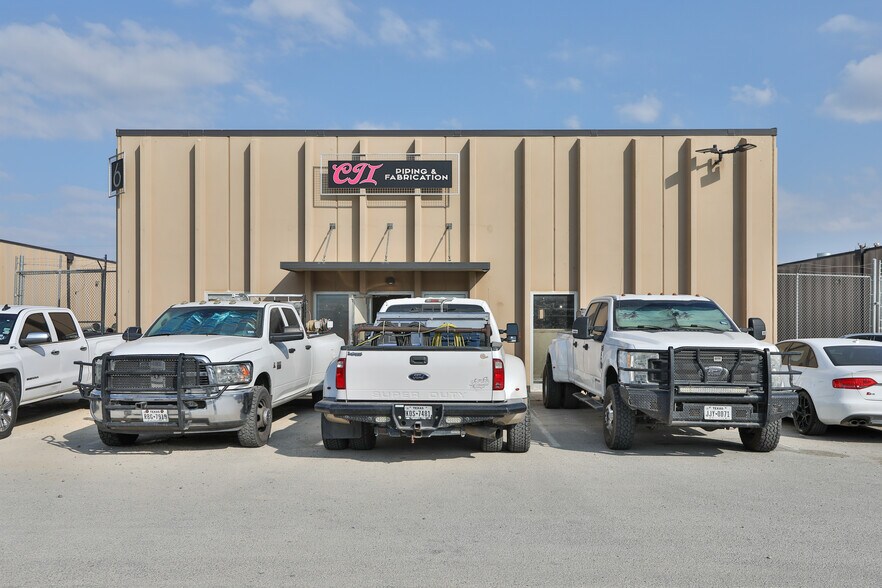 More Photos Of 4728 Goldfield, San Antonio Unknown For Lease