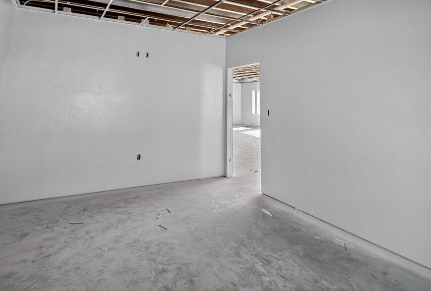 More Photos Of 16510 W Basin St, Odessa Warehouse For Sale