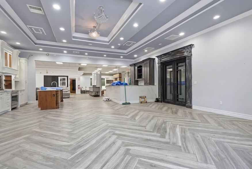 More Photos Of 17 Sweetmans Ln, Manalapan Township Freestanding For Lease