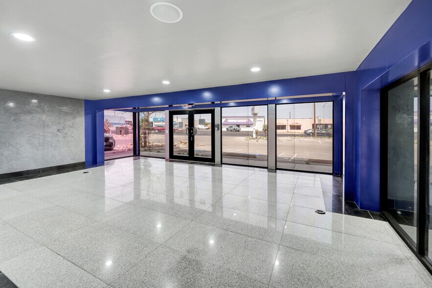 More Photos Of 2903 Wall St, Midland Office For Lease