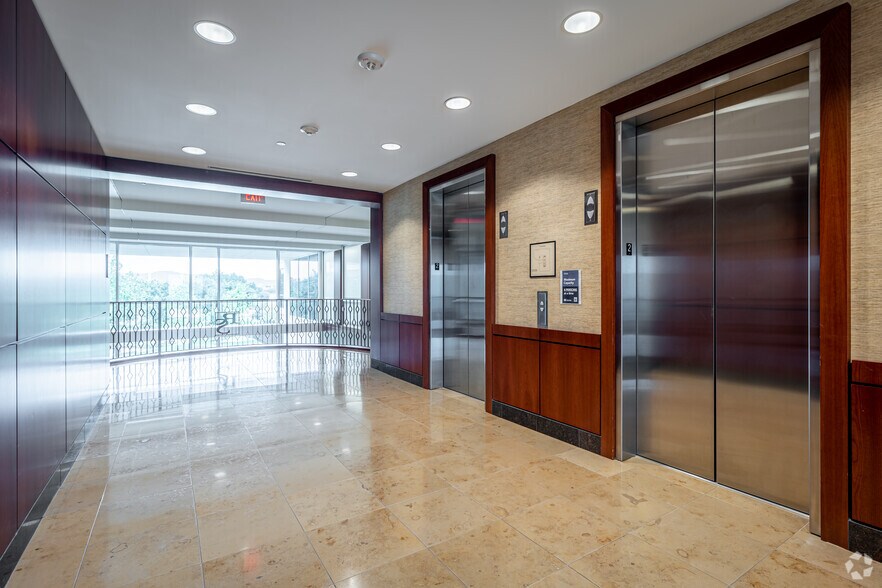 More Photos Of 10603 W Sam Houston Pky N, Houston Unknown For Lease